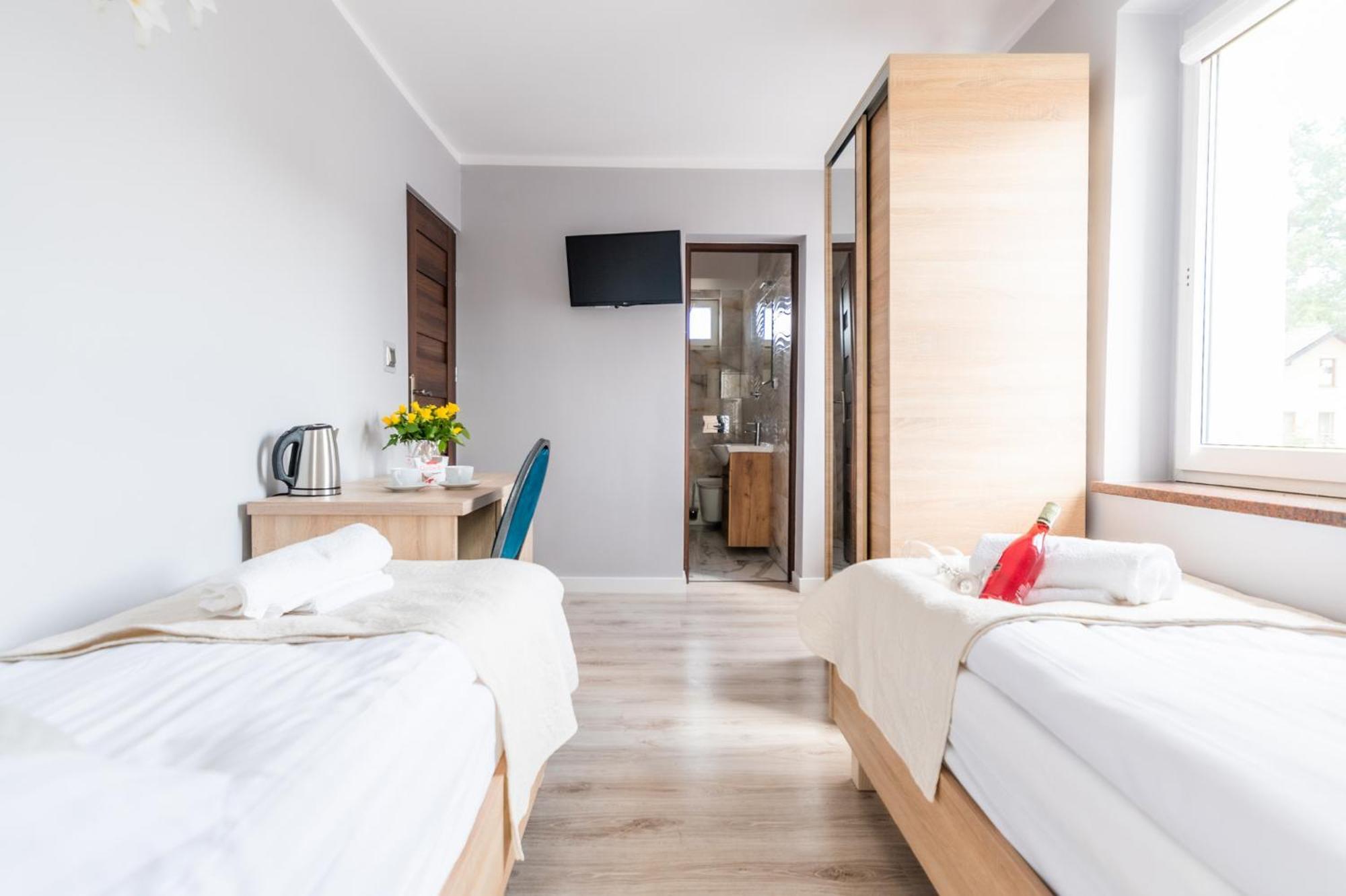 Reveliqa2 - Pokoje Goscinne I Apartamenty Pobierowo Buitenkant foto